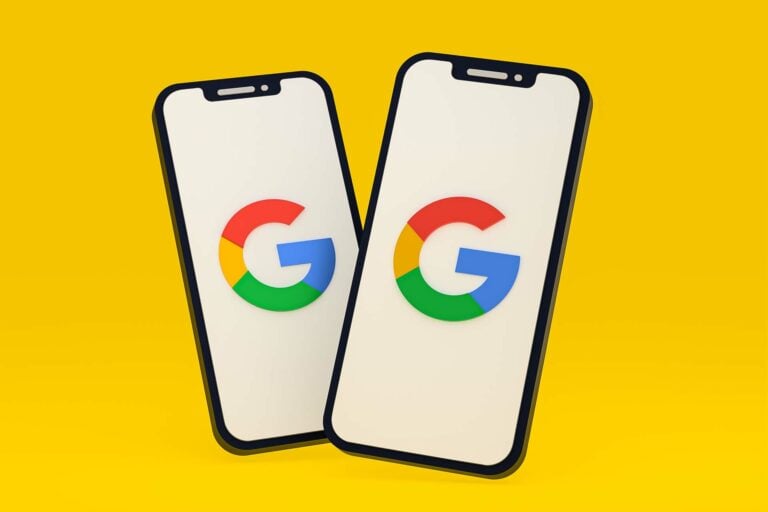 Google Logo on mobile phone